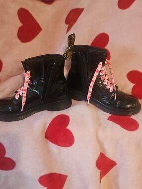 Dr. Martens Black Patent Kids Boots with Pink Heart Shoelaces